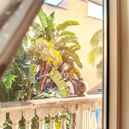 Bed & Breakfast Sea Garden -